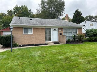 4472 Buchanan Avenue, Warren, MI 48092