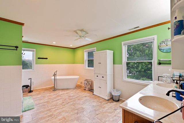 2613 HOOPERS ISLAND RD, Fishing Creek, MD 21634