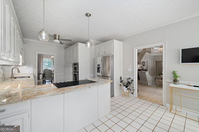 1040 Finnsbury Drive, Roswell, GA 30075