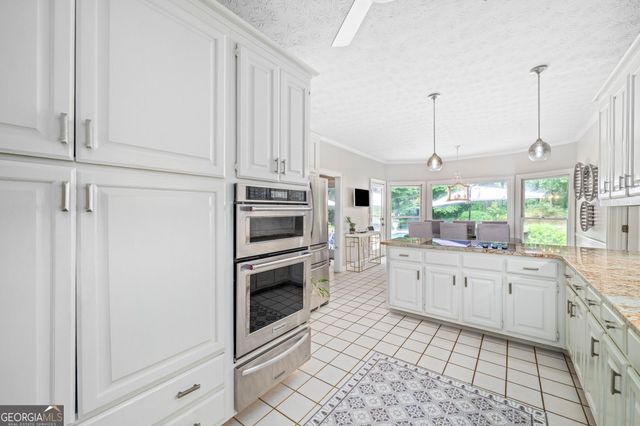 1040 Finnsbury Drive, Roswell, GA 30075