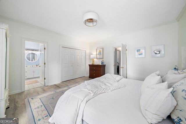 1040 Finnsbury Drive, Roswell, GA 30075