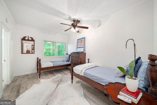 1040 Finnsbury Drive, Roswell, GA 30075