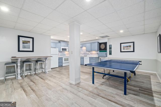 1040 Finnsbury Drive, Roswell, GA 30075