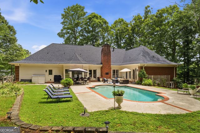 1040 Finnsbury Drive, Roswell, GA 30075