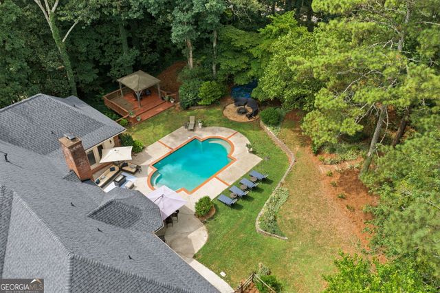 1040 Finnsbury Drive, Roswell, GA 30075