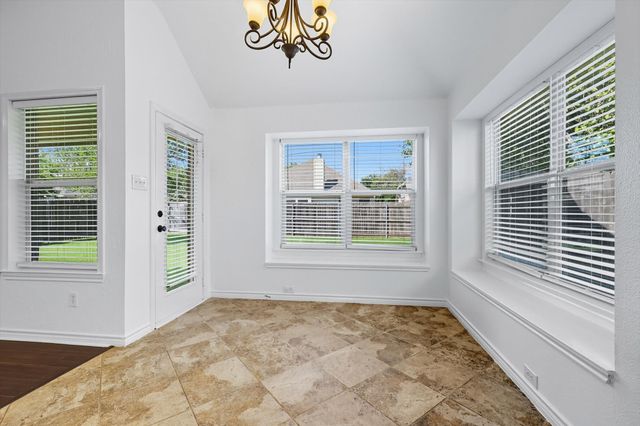 5904 Meadowglen Drive, Denton, TX 76226