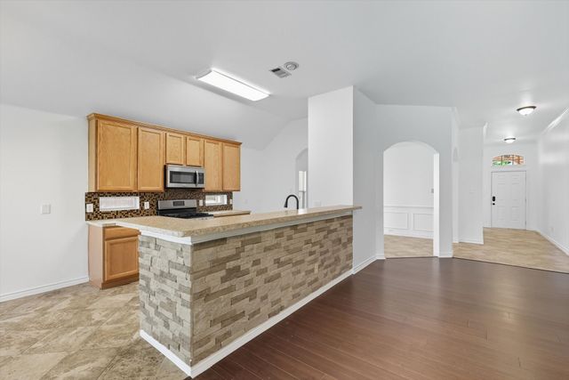 5904 Meadowglen Drive, Denton, TX 76226