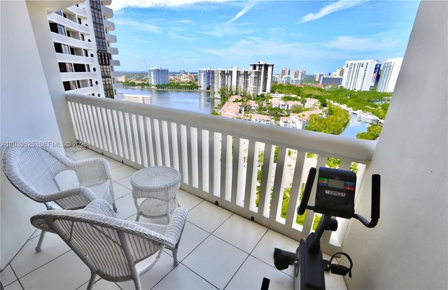 1000 Island Boulevard 2005, Aventura, FL 33160