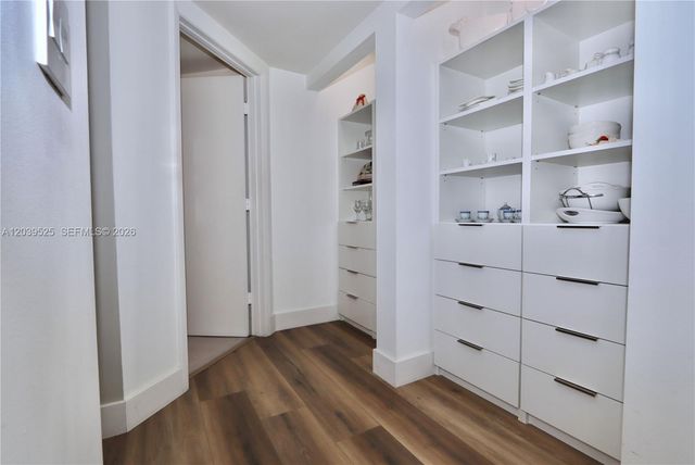 1000 Island Boulevard 2005, Aventura, FL 33160