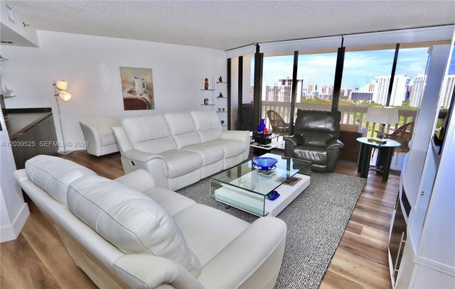 1000 Island Boulevard 2005, Aventura, FL 33160