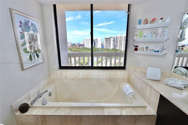 1000 Island Boulevard 2005, Aventura, FL 33160