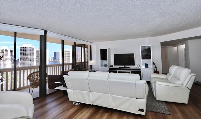 1000 Island Boulevard 2005, Aventura, FL 33160