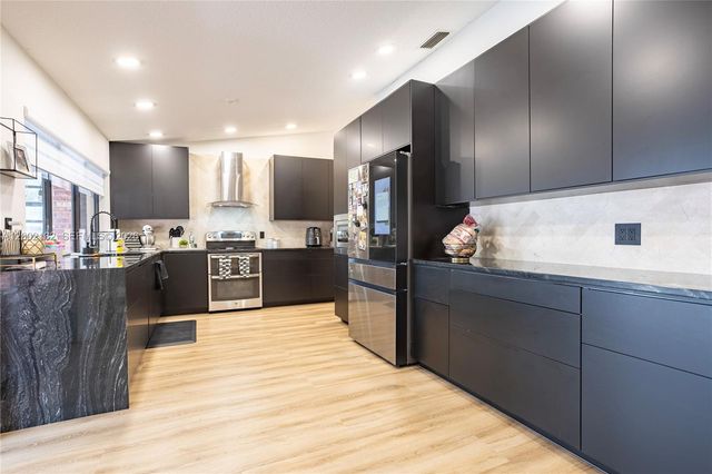 1030 NW 95th Ter, Plantation, FL 33322