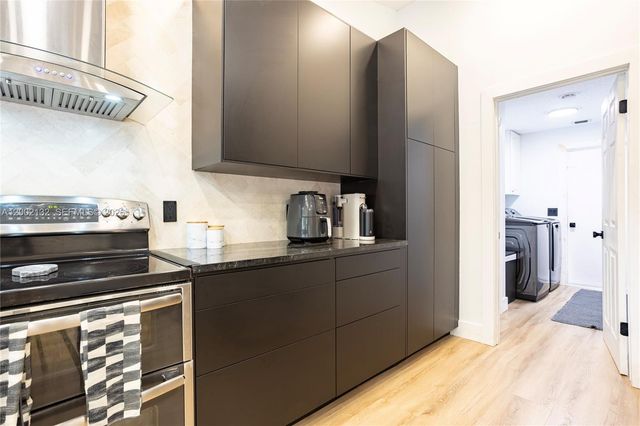 1030 NW 95th Ter, Plantation, FL 33322