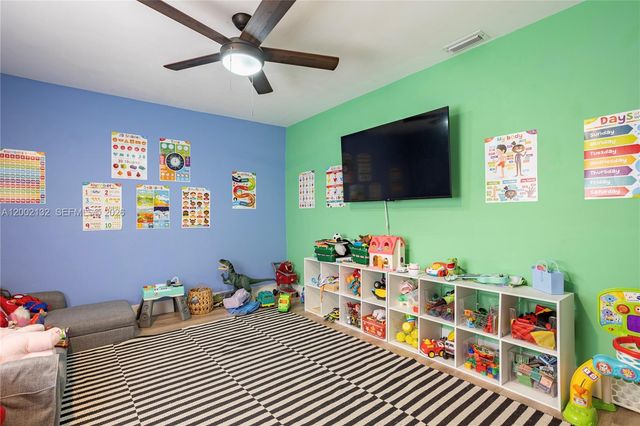 1030 NW 95th Ter, Plantation, FL 33322