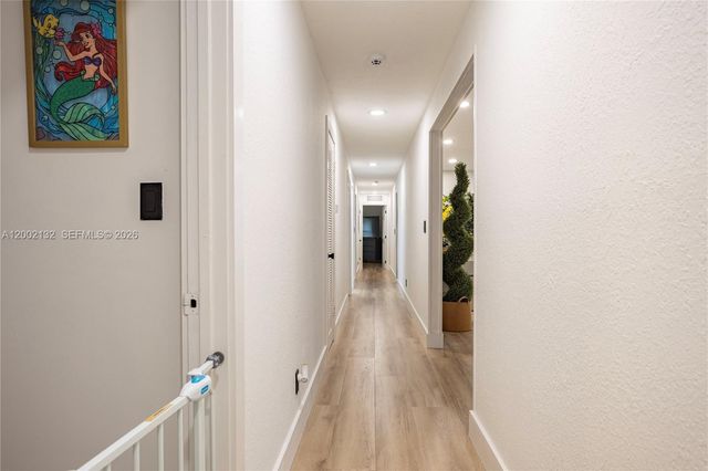 1030 NW 95th Ter, Plantation, FL 33322