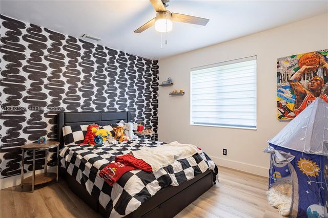 1030 NW 95th Ter, Plantation, FL 33322