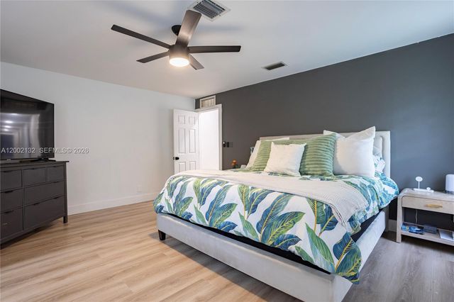 1030 NW 95th Ter, Plantation, FL 33322