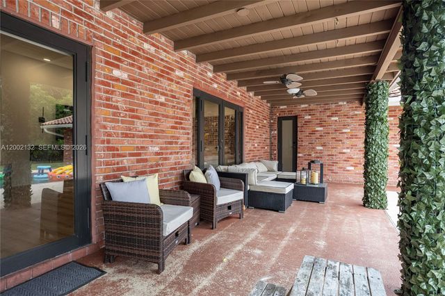 1030 NW 95th Ter, Plantation, FL 33322