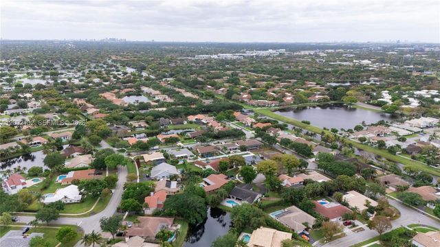 1030 NW 95th Ter, Plantation, FL 33322