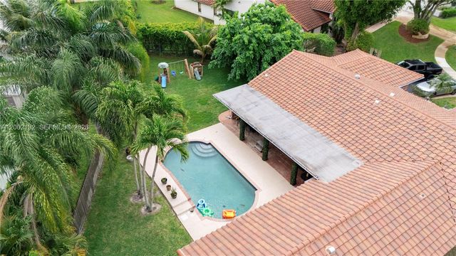 1030 NW 95th Ter, Plantation, FL 33322