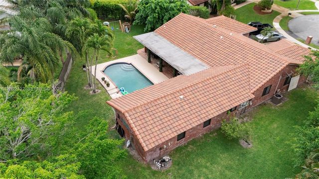 1030 NW 95th Ter, Plantation, FL 33322