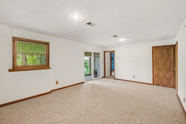 918 N Park Court NE, Grand Rapids, MI 49525