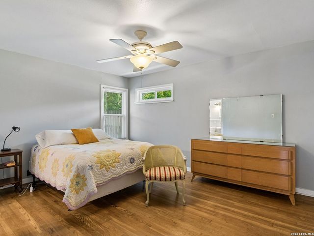 438 Oakleaf Drive, San Antonio, TX 78209