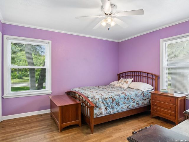 438 Oakleaf Drive, San Antonio, TX 78209