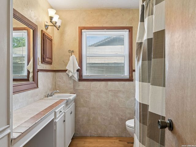 438 Oakleaf Drive, San Antonio, TX 78209