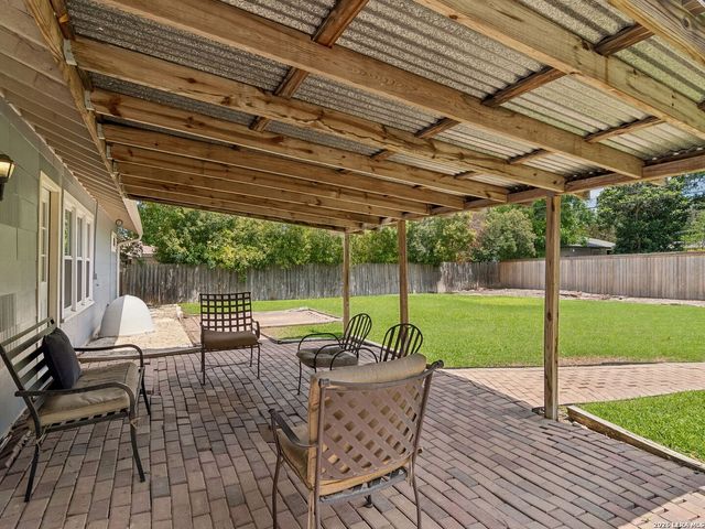 438 Oakleaf Drive, San Antonio, TX 78209