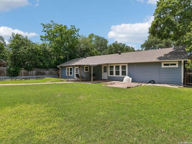 438 Oakleaf Drive, San Antonio, TX 78209