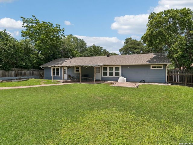 438 Oakleaf Drive, San Antonio, TX 78209