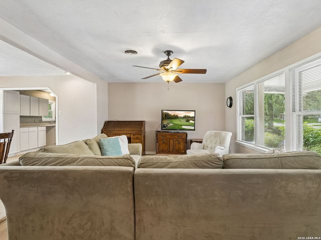 438 Oakleaf Drive, San Antonio, TX 78209