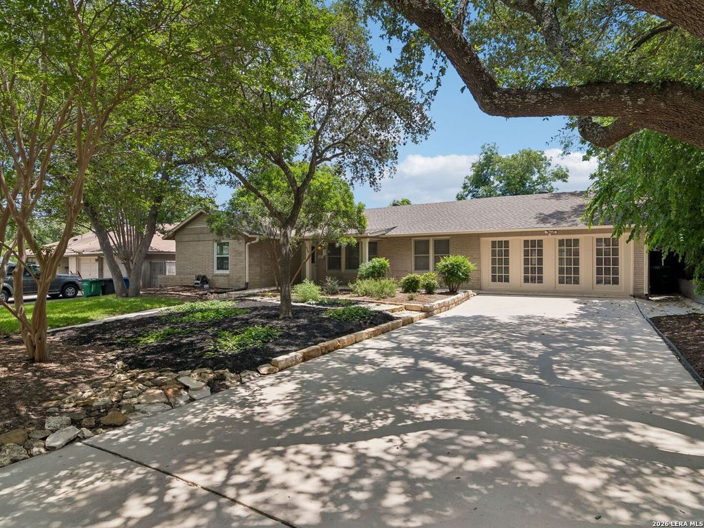 438 Oakleaf Drive, San Antonio, TX 78209
