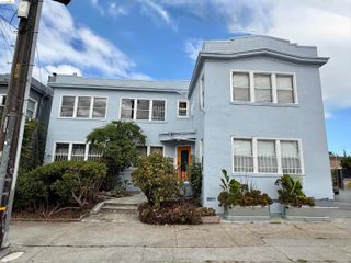 3999 Clarke St, Oakland, CA 94609