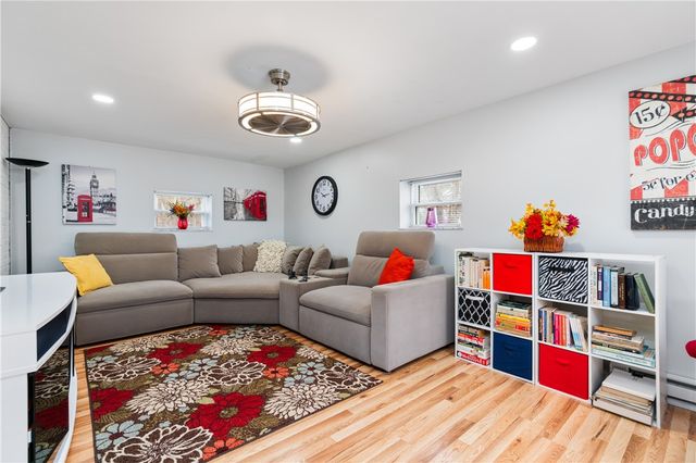 212 Richland Dr, Penn Hills, PA 15235