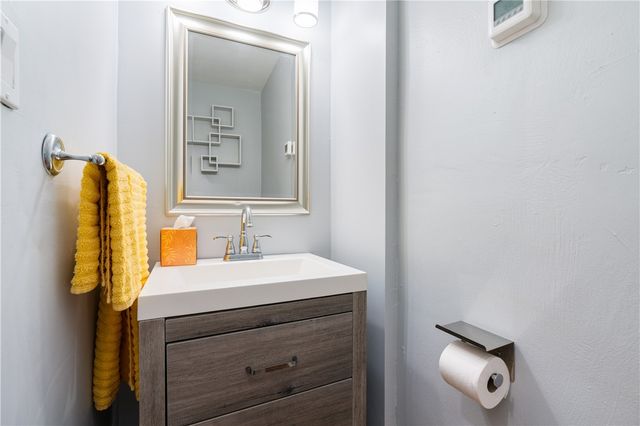 212 Richland Dr, Penn Hills, PA 15235