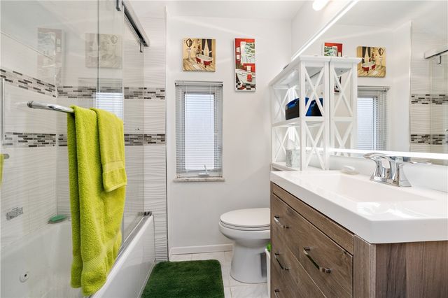 212 Richland Dr, Penn Hills, PA 15235