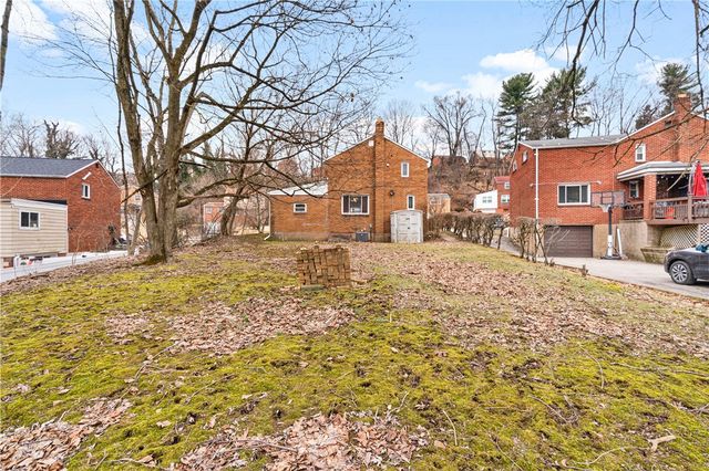 212 Richland Dr, Penn Hills, PA 15235