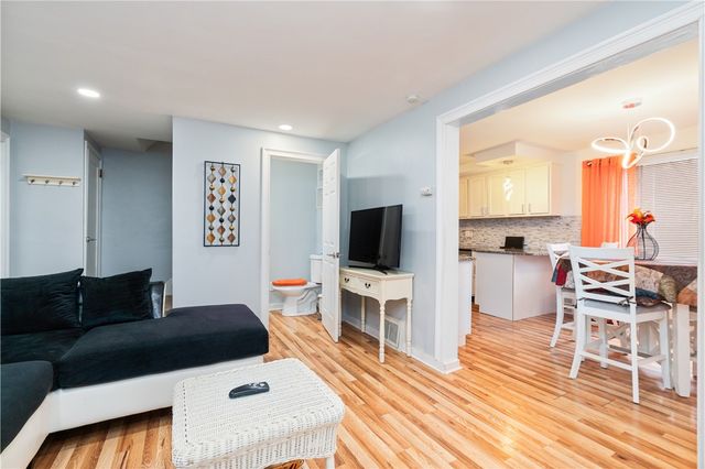 212 Richland Dr, Penn Hills, PA 15235