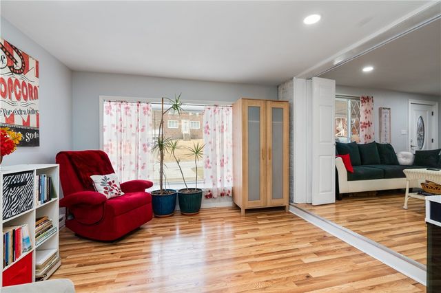 212 Richland Dr, Penn Hills, PA 15235