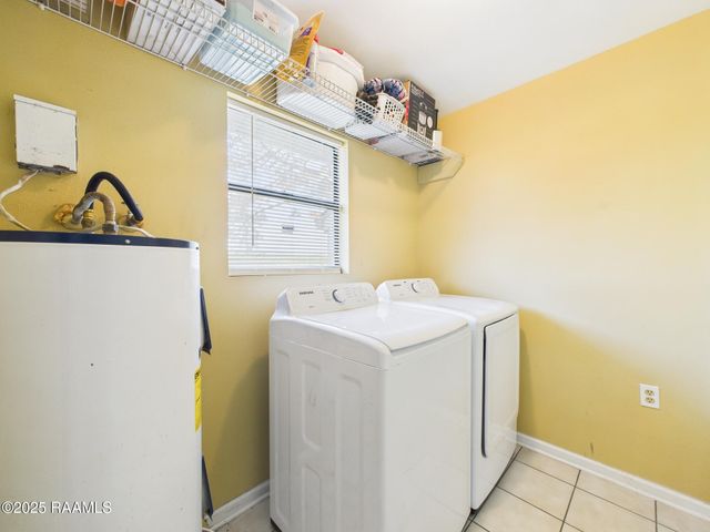 1712 Lillie Street, Jeanerette, LA 70544