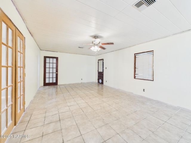 1712 Lillie Street, Jeanerette, LA 70544