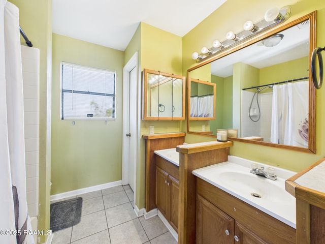 1712 Lillie Street, Jeanerette, LA 70544