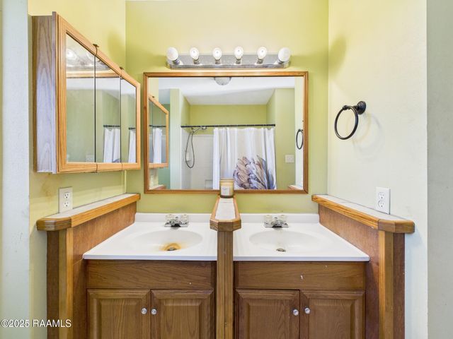 1712 Lillie Street, Jeanerette, LA 70544