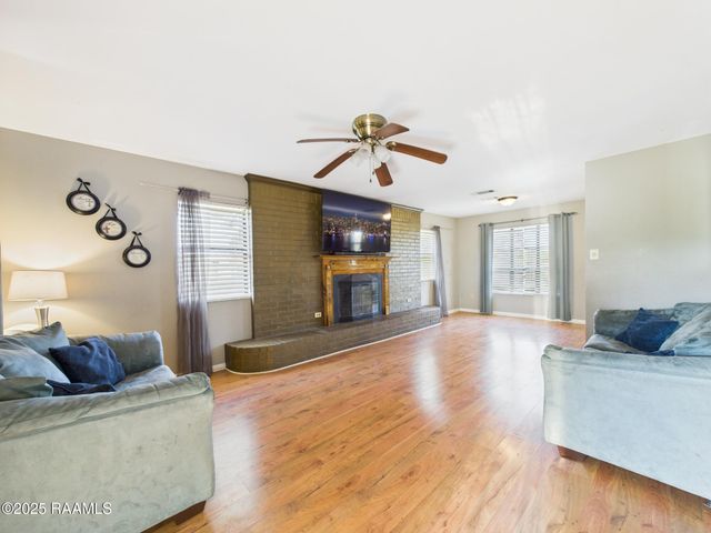 1712 Lillie Street, Jeanerette, LA 70544