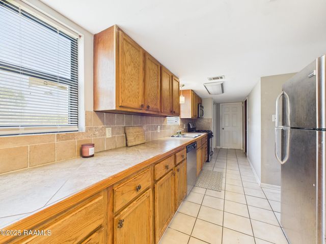 1712 Lillie Street, Jeanerette, LA 70544