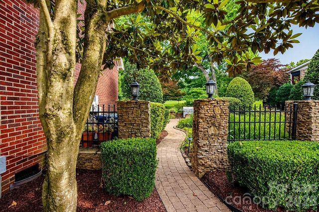 8716 Devonshire Drive, Huntersville, NC 28078