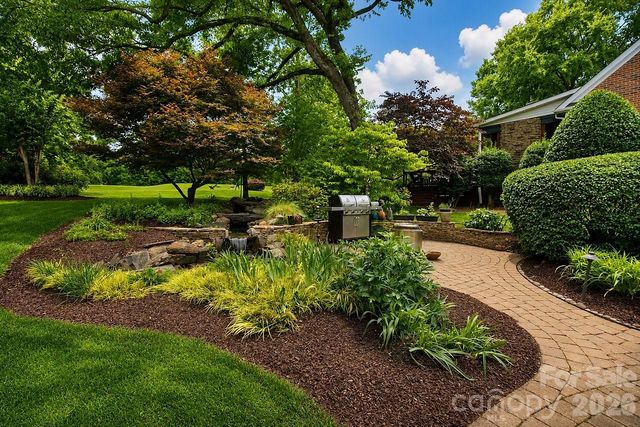 8716 Devonshire Drive, Huntersville, NC 28078